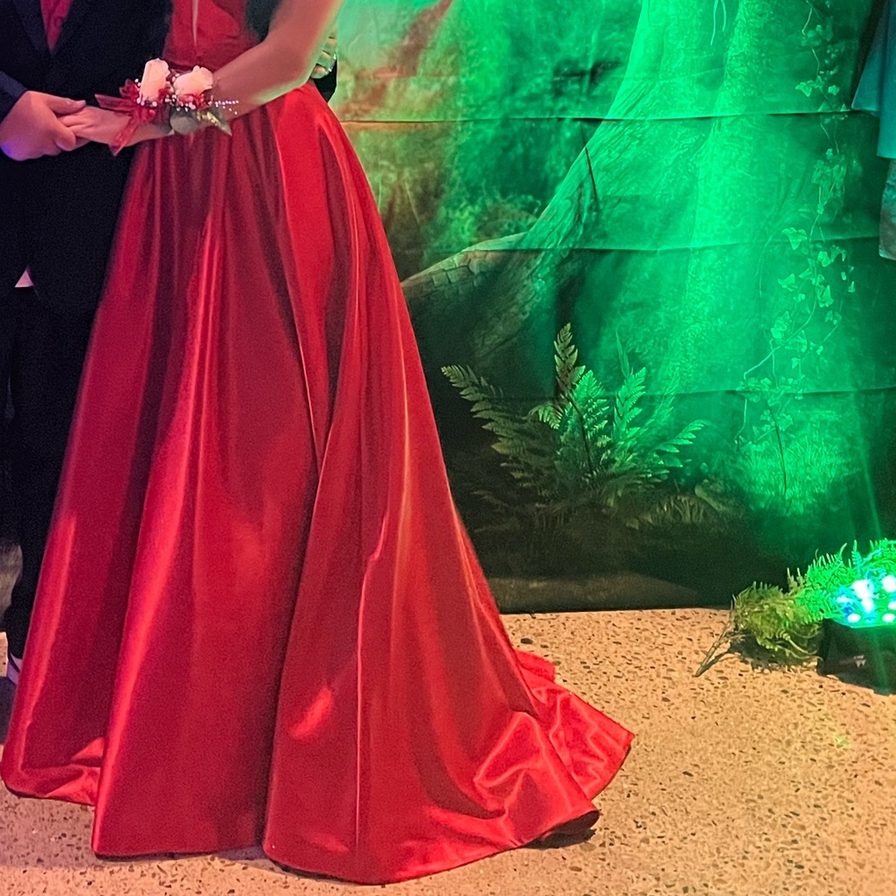 MARY'S BEAUTIFUL PROM RED DRESS CHEAP, PRETTY, GOWN, WEDDING, EVENTS !!!